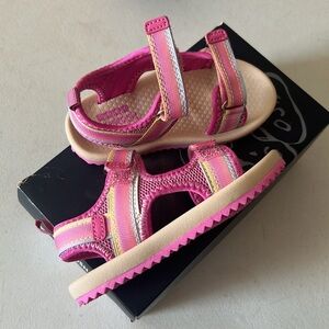 Oshkosh toddler sandals
